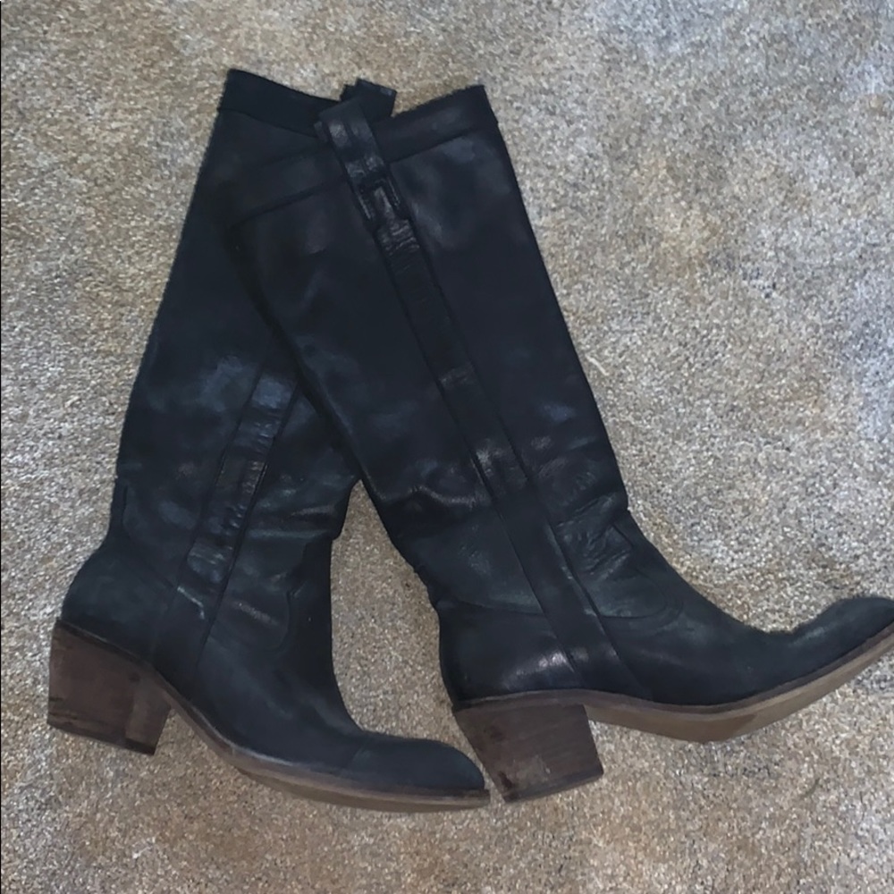 Guess Knee High Boots!